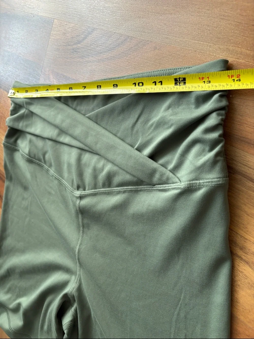 Yogalicious Woman’s Olive Green High-Waist Crossover active Shorts Size L - Picture 6 of 7